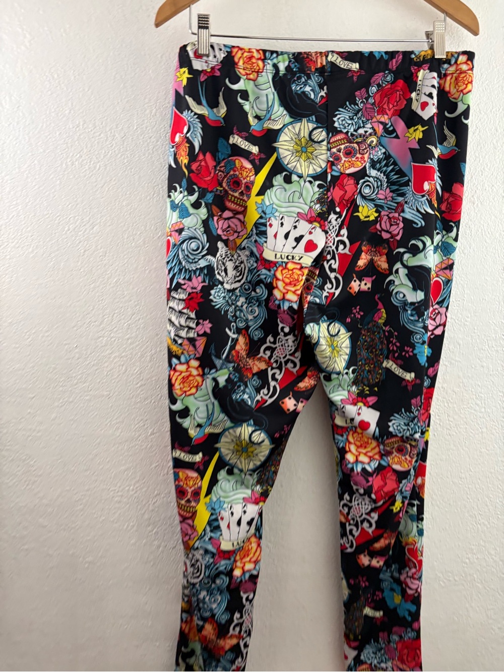 Torrid leggings featuring a vibrant, multi-colored tattoo-inspired print size 3X - Picture 6 of 6